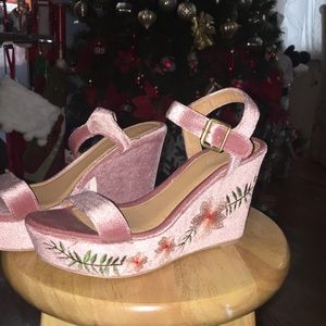 WOMENS PINK SUEDE WEDGES